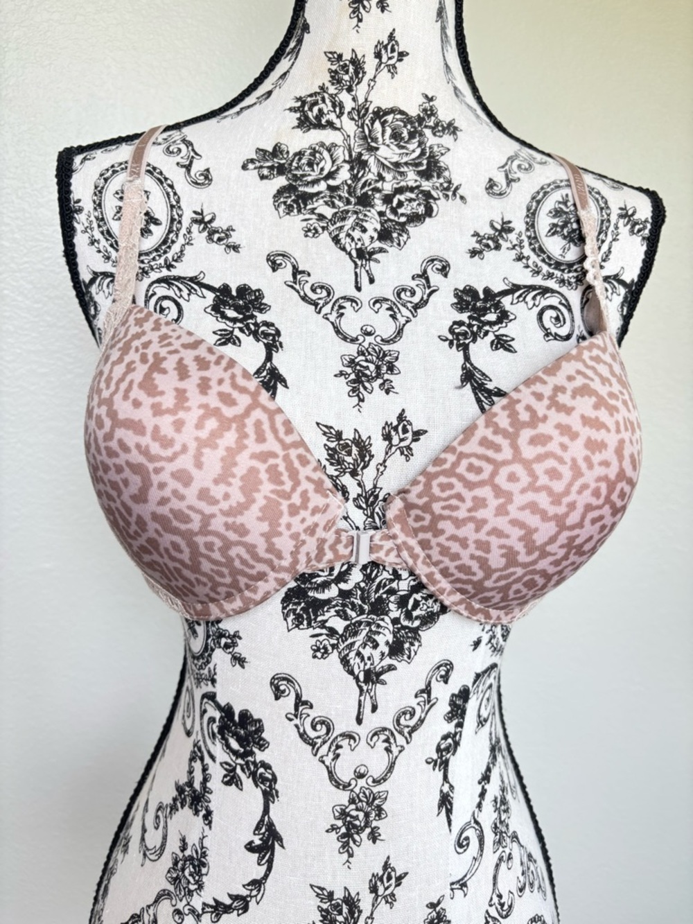 Izod Leopard Print Lace Trim Bra in Taupe 36B Underwire EUC - Picture 10 of 13